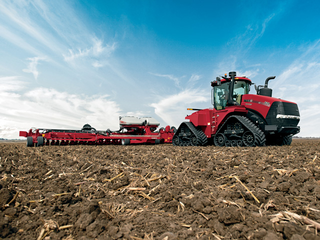 Larger row-crop and articulated four-wheel-drive tractors have enjoyed increasing sales success since late in 2020. Sale of these units rose 15.1% last month over April 2020. (Photo courtesy of Case IH)