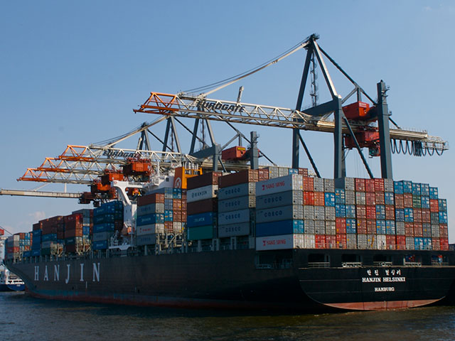 A docked container ship, which is what a lot of ship captains off ports in California would like to see right now. As the number of ships waiting off port hits record numbers, ag groups are highlighting supply chain issues with the Department of Transportation. (DTN file photo) 