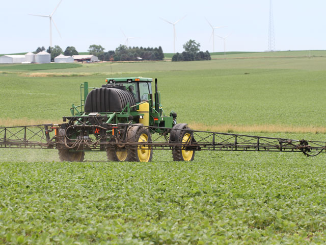 : The Ninth Circuit turned down a petition by dicamba registrants for a re-hearing of the case that resulted in three dicamba herbicides being vacated on June 3. The companies&#039; final legal recourse now lies with the Supreme Court. (DTN file photo by Pamela Smith)