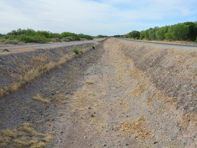 A dry irrigation ditch in central New Mexico. Senators from western states on Tuesday highlighted the growing water challenges facing farmers and communities in western states because of prolonged drought and a depleted, over-appropriated Colorado River and its tributaries. (DTN photo by Chris Clayton) 