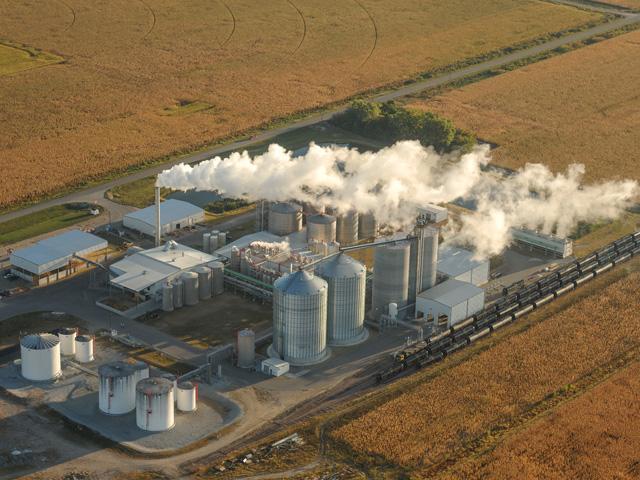 A South Dakota ethanol company asked the state&#039;s congressional delegation to press the EPA to conduct an analysis of E30. (DTN file photo)