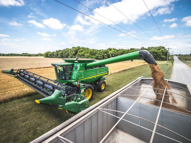 Nine farms are part of a new consolidated class-action complaint filed against John Deere on the right-to-repair issue. (DTN file photo)