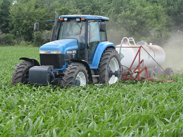 A central Iowa farmer sidedresses corn with anhydrous ammonia as part of his nutrient program, which provides plants nitrogen when they need it the most. (DTN photo by Matthew Wilde)