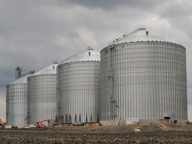 Winter can bring changes to stored grain. Keep watch so those changes don't cost you money. (DTN/The Progressive Farmer photo by Tom Dodge)