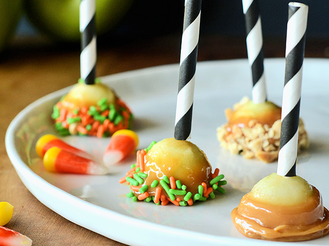 You wonâ€™t have to bob for these tiny, bite-sized caramel apples, and they make a great party sweet for ghosts and ghouls of all ages. (Progressive Farmer image by Rachel Johnson)
