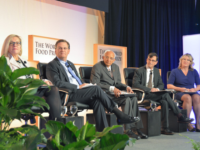 At the World Food Prize Borlaug Dialogue on Wednesday, Debbie Reed, executive director of the Ecosystem Services Market Consortium, moderated a panel with Jim Collins, CEO of Corteva Agriscience; Rattan Lal, professor of Soil Science at Ohio State University; David Festa, senior vice president of Ecosystems for Environmental Defense Fund; and Erin Fitzgerald, CEO of the U.S. Farmers and Ranchers Alliance.  (DTN photo by Chris Clayton)