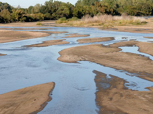 A Nebraska bill that would create a $500 million canal project has been drawing a lot of attention in the state legislature during the past week. A 99-year-old river compact would actually allow Nebraska to cross into northeast Colorado to divert water from the South Platte River. (DTN file photo by Jim Patrico)