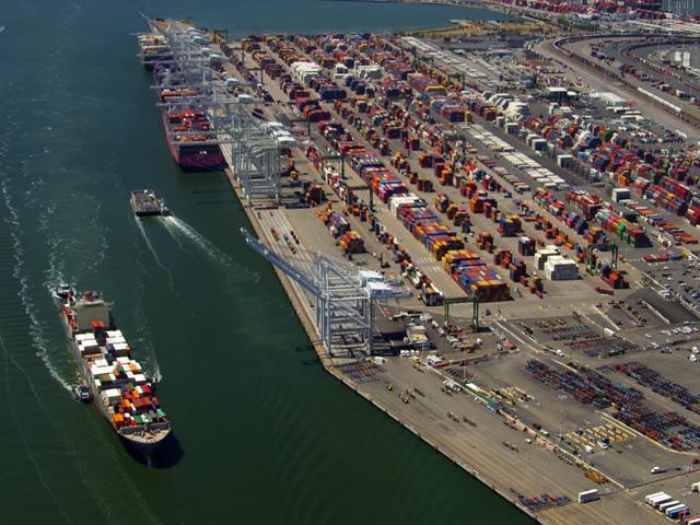 The Port of Oakland, California, has plans to operate a 25-acre, off-terminal site to help improve the flow of agricultural exports. The move follows an emergency meeting last month with state and federal officials over port congestion. (Photo by Bob Eckert, courtesy of the Port of Oakland) 