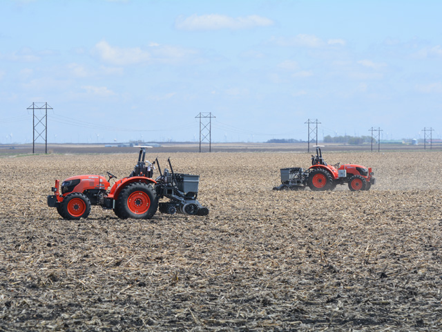 Sabanto Inc. has been planting and cultivating fields across the Midwest. (DTN/Progressive Farmer photo by Matthew Wilde)
