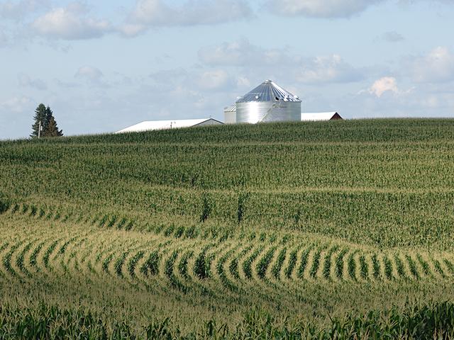 Farmland acreage continues to decline, with the latest figures from the USDA reporting a one-year loss of 1.9 million acres for 2022. (DTN/Progressive Farmer file photo)