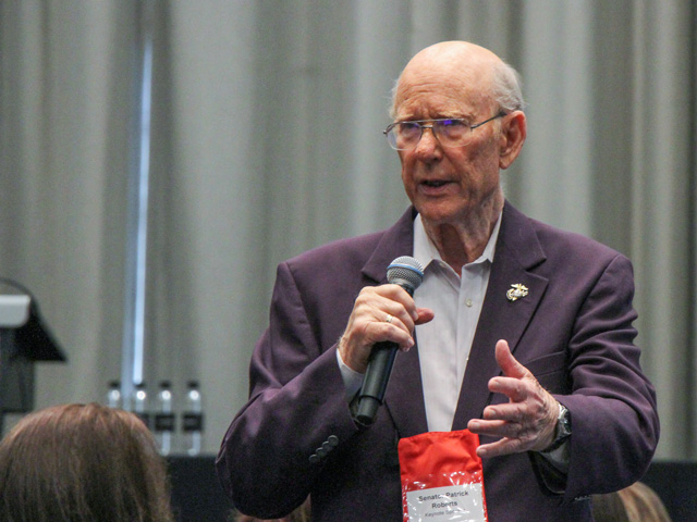 Former Senate Agriculture Committee Chairman Pat Roberts, R-Kan., speaking at the Ag Media Summit in Kansas City, Missouri. (Photo by Chris Clayton)