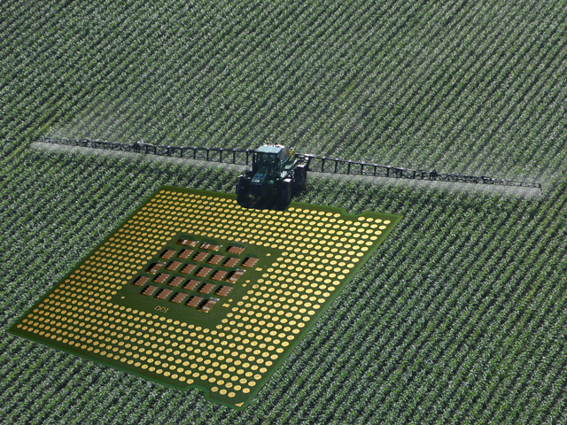 Multiple major companies have rolled out new ag tech platforms meant to reduce a farm&#039;s environmental footprint. Bayer detailed a carbon program for producers while Land O&#039;Lakes is partnering with Microsoft to use the software giant&#039;s artificial intelligence program for gathering and analyzing data. (DTN image by Nick Scalise.)