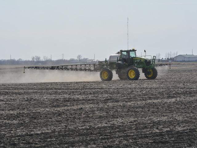 Snuffing out weeds in cornfields before they steal expensive nutrients is one of the best ways farmers can increase fertilizer-use efficiency, yields and profit potential. Using an effective pre-emergent, residual corn herbicide can help keep fields clean. (Photo courtesy of Syngenta Crop Protection)