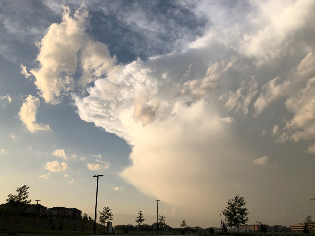 On Aug. 27, a severe thunderstorm triggered weather warnings for some areas of eastern Nebraska, including Omaha area. (DTN photo by Elaine Shein)