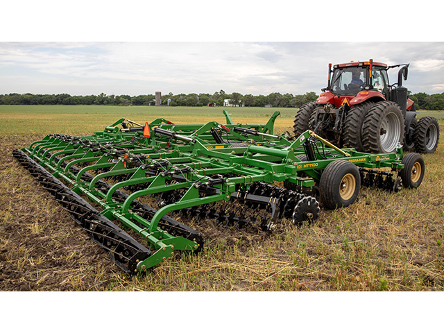 Terra-Max features adjustable front and rear coulter gangs and new TurboSpeed blade. (Photo courtesy of Great Plains)