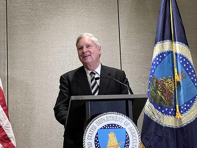 Agriculture Secretary Tom Vilsack touts the importance of the CCC and crop insurance, but a panel of former USDA economists raises questions about those programs&#039; futures. (DTN file photo by Chris Clayton)