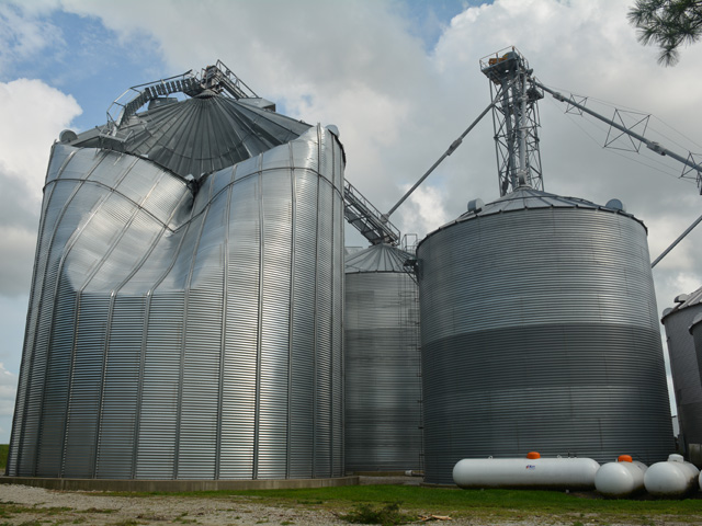 High winds can damage grain bins, such as this one near Maxwell, Iowa, that was in the path of the 2020 derecho. A storm that&#039;s expected to hit the Midwest and Central Plains Wednesday isn&#039;t expected to pack winds of up to 140 mph like during the derecho, but damaging winds half that speed are possible. (DTN file photo by Matthew Wilde)