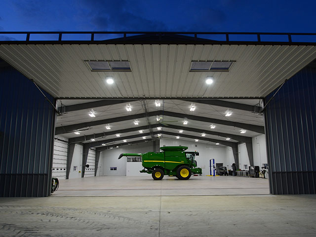 When you want to build only one farm shop in the next 20 years, you&#039;d better go big. The Cummings shop in Iowa is 15,000 square feet. (DTN photo by Bob Elbert)